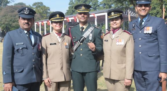 देहरादून- वर्दी वाला प्यार..मंगेतर कैप्टन, अब खुद लेफ्टिनेंट बने आयुष, दिलचस्प और प्रेरक है कहानी