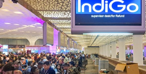 IndiGo: इंडिगो संकट पर डीजीसीए सख्त, सीईओ पीटर को फिर किया तलब, कहा- पेश करें ये डेटा