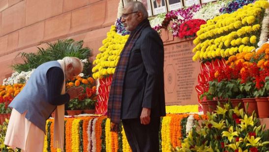 आज संसद हमले की 24वीं बरसी:- PM मोदी-राहुल गांधी समेत कई नेताओं ने शहीदों को दी श्रद्धांजलि, बलिदान को किया याद