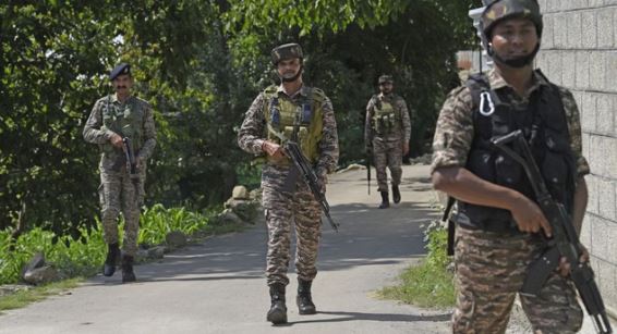 ऑपरेशन त्राशी: किश्तवाड़ में चौथे दिन भी सर्च ऑपरेशन जारी, रात में दागे गए इल्यूमिनेशन राउंड