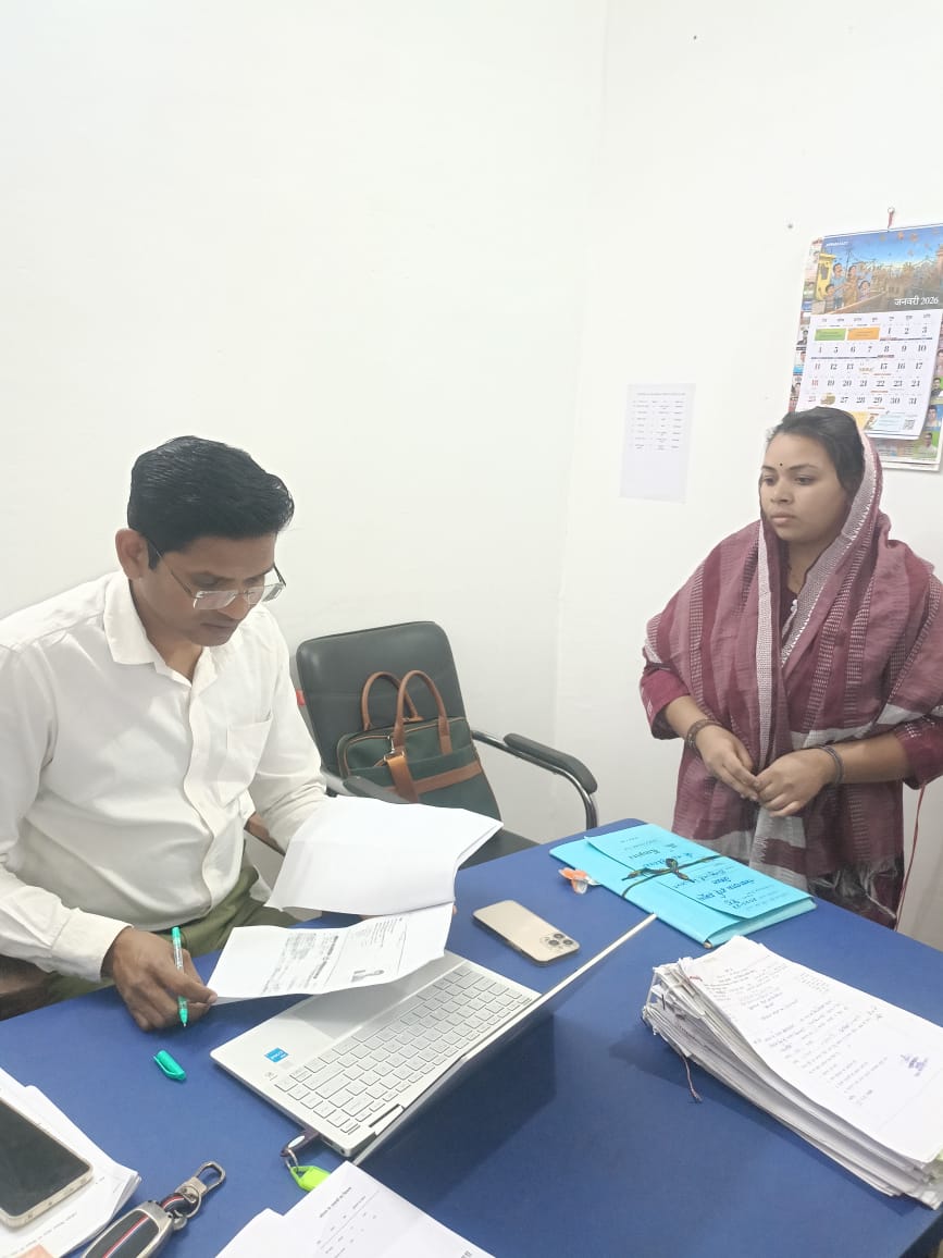 बिलासपुर/छत्तीसगढ़- अवैध रेत खनन मामले में तहसीलदार नीलम पिस्दा को कुछ कथित यूट्यूबर पत्रकार द्वारा दबाव बनाने का आरोप