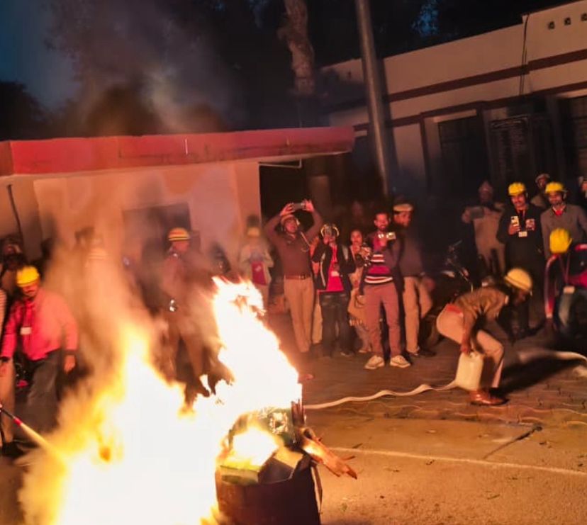 Shahjahanpur Conducts Successful Blackout Mock Drill, Sends Strong Message on Preparedness Against Enemy Attacks