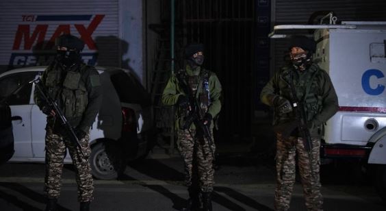 किश्तवाड़ के जंगलों में पाकिस्तानी आतंकियों से भीषण मुठभेड़, 8 जवान घायल, एक को किया गया एयरलिफ्ट