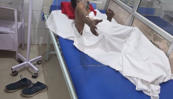 डिलीवरी बॉय ने थाने के गेट पर खुद को लगाई आग, हालत नाजुक, बाइक न मिलने से था आहत