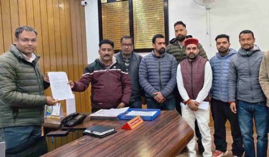 निर्माणाधीन भवन में नमाज पढ़ने का वीडियो वायरल, दोनों पक्षों को बुलाकर की वार्ता