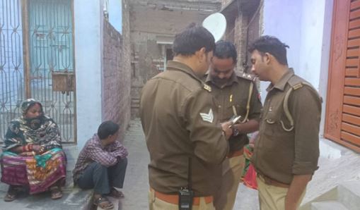 अयोध्या- पिता की डांट से क्षुब्ध युवक हाथ की नस काटकर फंदे से लटका