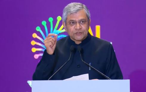 सोशल मीडिया बैन- भारत बच्चों के लिए सोशल मीडिया बैन करेगा? आईटी मंत्री अश्विनी वैष्णव ने क्या बताया