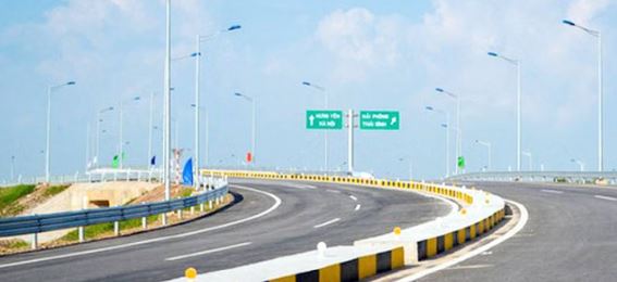 कानपुर एक्सप्रेसवे पर एक अप्रैल से फर्राटा भरेंगे वाहन, 35 मिनट में पहुंचेंगे कानपुर, जानें…