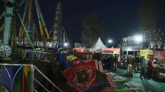 सूरजकुंड मेले में बड़ा हादसा: झूला टूटने से 13 लोग घायल, एक इंस्पेक्टर की मौत,CM सैनी ने दिए निर्देश