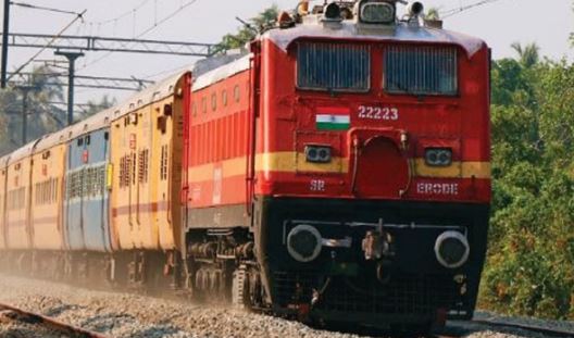Railway: होली पर 8 और विशेष ट्रेनों की समय सारिणी जारी, आठ गाड़ियों के बढ़ाए गए फेरे