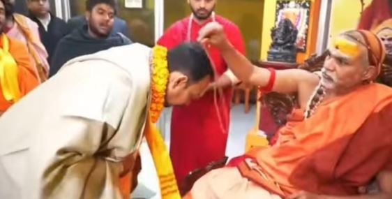 SC-ST एक्ट के खिलाफ 7 फरवरी से आंदोलन…’ शंकराचार्य से आशीर्वाद लेकर अलंकार अग्निहोत्री का बड़ा एलान