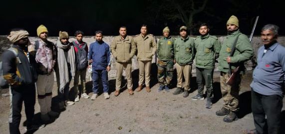 ऋषिकेश- नीलकंठ महादेव का दर्शन कर लौट रहे हरियाणा के 5 श्रद्धालु जंगल में भटके, पुलिस ने किया रेस्क्यू