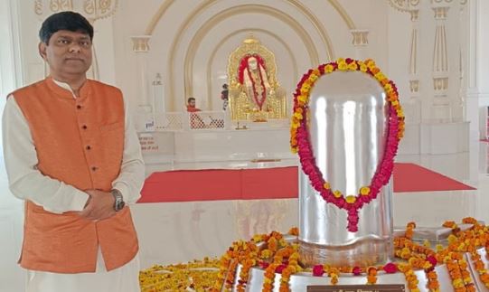 हरिद्वार- दुनिया का सबसे बड़ा पारद शिवलिंग: पुणे के रघुनाथ गुरु ने बनाया, इंडिया और एशिया वर्ल्ड रिकॉर्ड से हुए सम्मानित