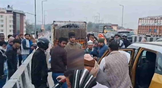 हरिद्वार- मोतीचूर फ्लाईओवर पर सड़क हादसा, पिकअप से टकराए बाइक सवार की मौत, दूसरा गंभीर घायल