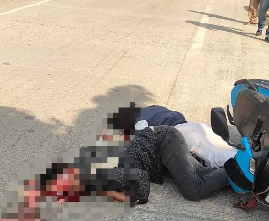 मोटाहल्दू / बेरीपड़ाव- डंपर की चपेट में आने से स्कूटी सवार युवक की दर्दनाक मौत, युवती गंभीर