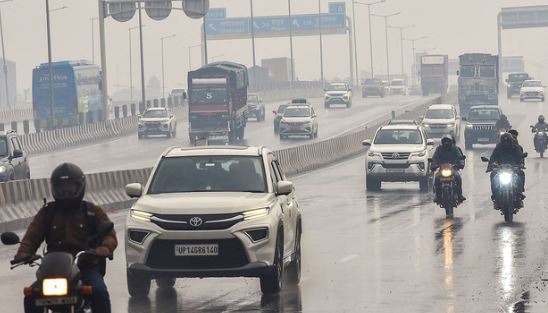 दिल्ली-एनसीआर में हो रही है बारिश- पश्चिमी विक्षोभ सक्रिय होने से बरस रहे बदरा, हल्की हवाओं ने बढ़ाई ठिठुरन