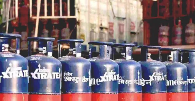 LPG Gas: आम आदमी को बजट से पहले लगा महंगाई का झटका, कमर्शियल सिलेंडर की कीमतों में इजाफा, जानें नई दरें