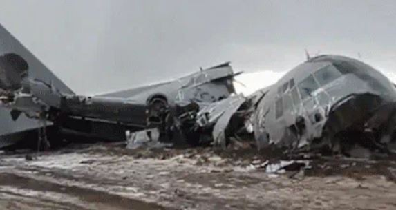 बोलिविया में नोटों से भरा सेना का विमान क्रैश, 15 लोगों की मौत, कई घायल, पैसे लूटने की मची होड़