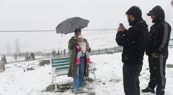 मौसम अपडेट- पश्चिमी विक्षोभ की दस्तक,पहाड़ों पर बारिश-बर्फबारी, मैदानी इलाकों में गरज-चमक