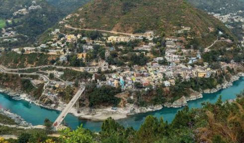 Uttarakhand Weather: मार्च दूसरे हफ्ते में गर्मी बनाने लगी रिकॉर्ड, बदरीनाथ की चोटियों पर बर्फबारी