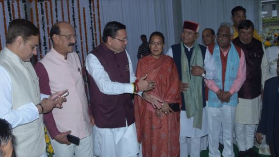 कैबिनेट विस्तार- CM धामी ने चुनावी पिच पर उतारी टीम 11, नए-पुराने चेहरों पर जताया भरोसा