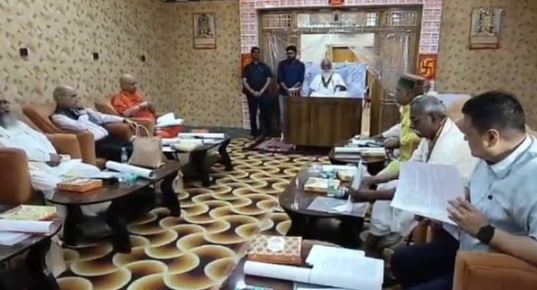 अयोध्या- परकोटा के मंदिरों पर ध्वजारोहण की तैयारी तेज, रामनवमी मेले को लेकर ट्रस्ट की श्रद्धालुओं से अपील