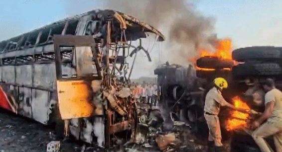 बस हादसा- PM मोदी ने जताया शोक, मृतकों के परिजनों और घायलों को PMNRF से आर्थिक मदद देने का एलान