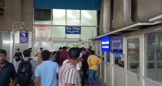 UP- लोहिया अस्पताल में मरीज की मौत पर बवाल, परिजनों ने तोड़फोड़-मारपीट की