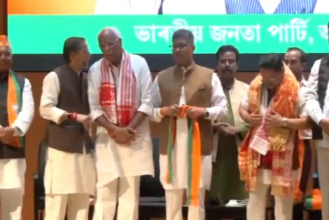 Election 2026: BJP ने दिया कांग्रेस को झटका, असम के तीन निलंबित विधायकों को पार्टी में किया शामिल