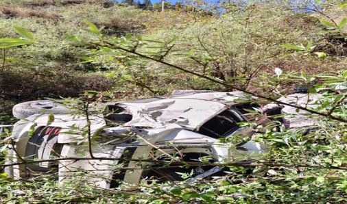 नैनीताल- सड़क हादसा: खूपी के पास गहरी खाई में गिरी कार, 2 पर्यटकों की मौत, दो गंभीर घायल