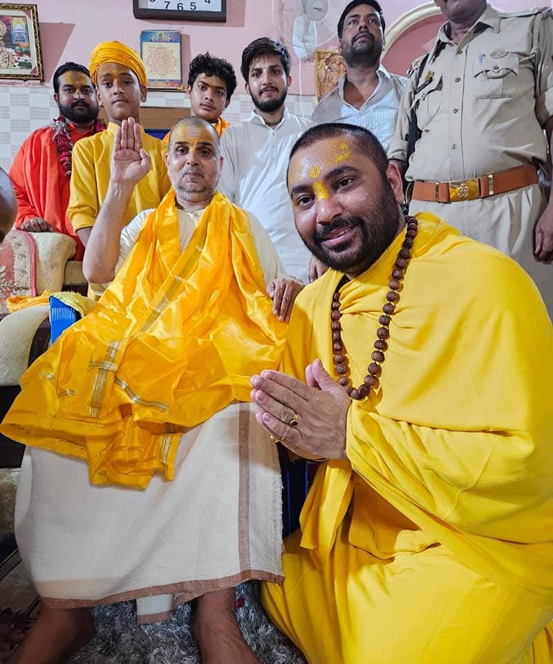 अयोध्या- महंत देवेंद्रप्रसादाचार्य का रामनगरी में हुआ भव्य स्वागत