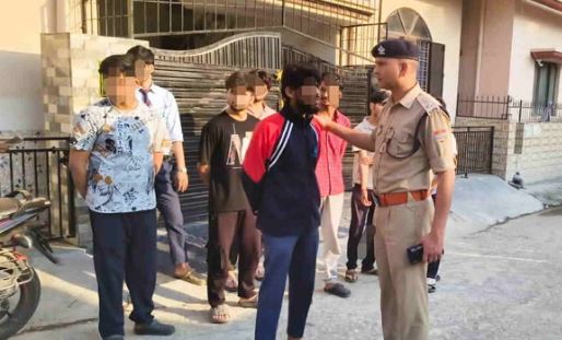  देहरादून: यहां रहना है तो हमसे दबकर रहना होगा..गाना बजाने पर हुआ विवाद दिव्यांशु को हमेशा के लिए शांत कर दिया