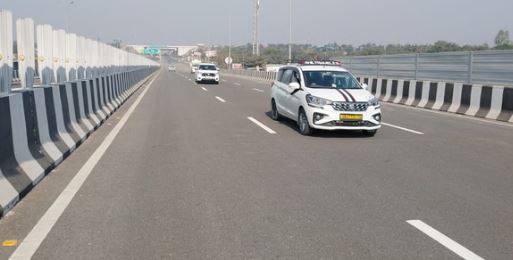 Expressway: उद्घाटन की तैयारी तेज, बनाए जा रहे तीन हेलिपैड, हो सकती है PM मोदी की जनसभा