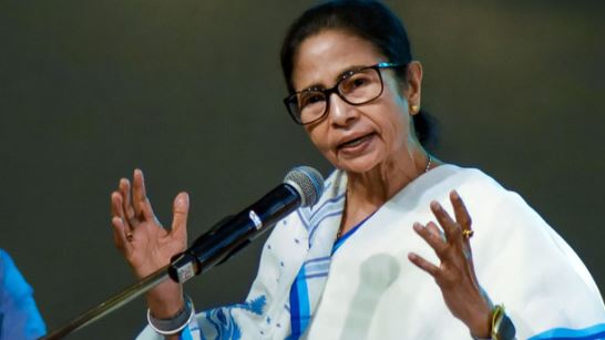 बंगाल में CM पर राष्ट्रपति के अपमान का आरोप,भाजपा राजनीति के लिए राष्ट्रपति के पद का कर रही इस्तेमाल’, केंद्र पर बरसीं CM ममता