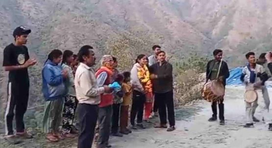 रुद्रप्रयाग की बेटी का उत्तराखंड सीनियर महिला क्रिकेट टीम में चयन, गांव में हुआ भव्य स्वागत