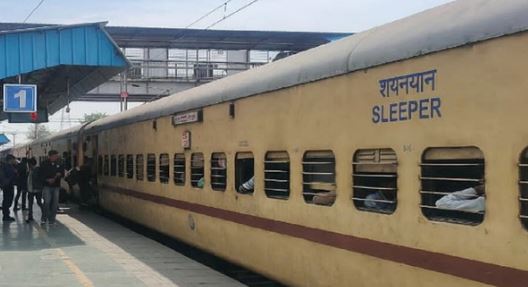 रुड़की- 24 अप्रैल से पहले रेल यात्रियों के लिए बेहद मुश्किल,दस जोड़ी ट्रेनों में नहीं हो पाएगा कंफर्म सफर