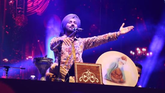 देहरादून- सुरों के सरताज ने दून में सजाई सूफियाना शाम, दी लाइव प्रस्तुति