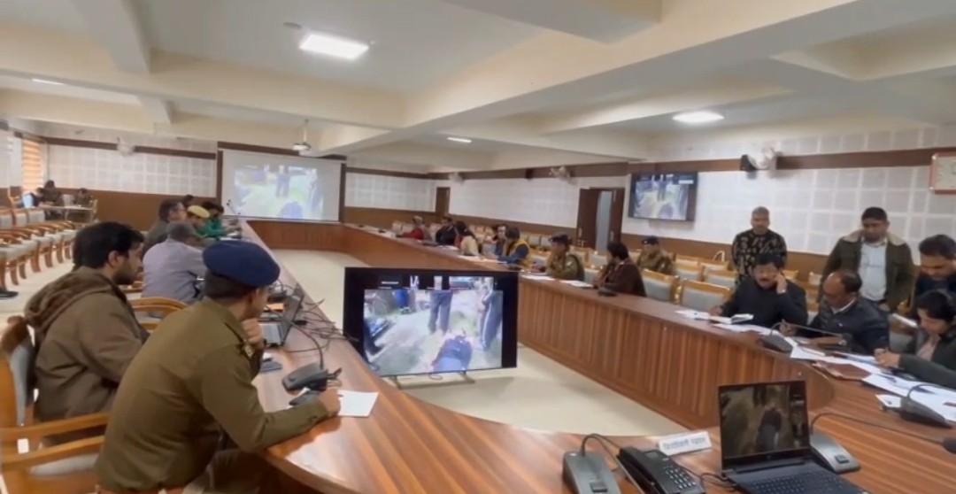 पौड़ी- जनपद पौड़ी में चार स्थानों पर आपदा मॉक ड्रिल, नदी उफान, भूस्खलन, बस हादसा और आग की घटनाओं पर परखा गया सिस्टम