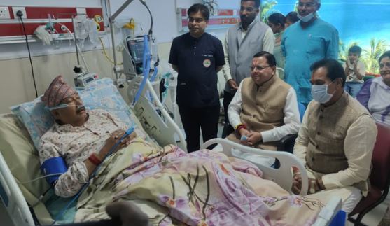 ऋषिकेश- कैबिनेट मंत्री सतपाल महाराज की बिगड़ी तबीयत, ऋषिकेश एम्स में भर्ती, हाल जानने पहुंचे CM