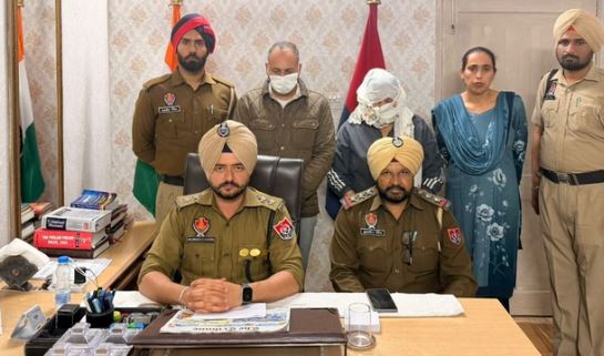 महंगी पड़ी विदेश की लालसा-  जाली शादी कर युवकों से ठगे 70 लाख से ज्यादा, पुलिस ने महिला समेत 2 को पकड़ा