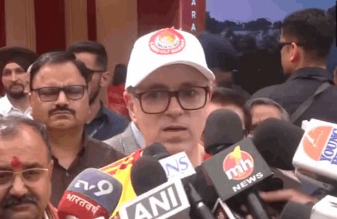 लंबी कतारें देख CM उमर का सख्त एलान- कुछ दिनों के लिए पेट्रोल पंप बंद कर दिए जाएंगे,जानें..