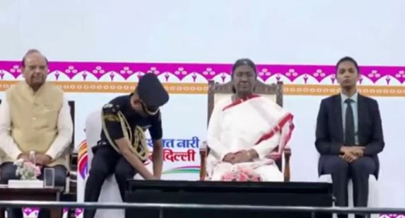 दिल्ली की बेटियां बनेंगी ‘लखपति’- होली से पहले महिलाओं-बेटियों को 4 बड़ी सौगात, राष्ट्रपति मुर्मू ने लॉन्च की योजनाएं
