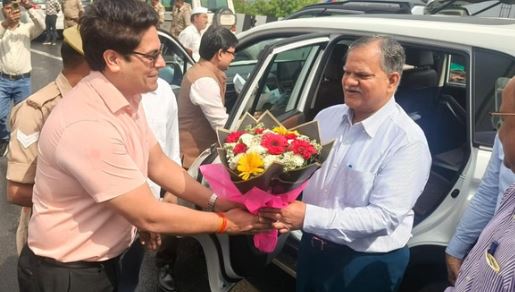 गंगा एक्सप्रेसवे का निर्माण लगभग पूरा, मेरठ से प्रयागराज का सफर होगा आसान, जानें..