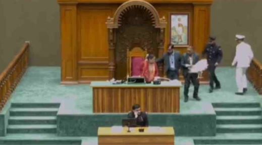 भराड़ीसैंण विधानसभा: सदन में प्रश्नकाल के दौरान हुआ हंगामा,कुछ देर के लिए सत्र किया स्थगित