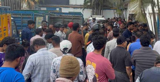 एलपीजी सिलिंडर: रसोई तक पहुंची युद्ध की आंच, देहरादून में नहीं हो रही बुकिंग,गोदामों पर लाइन