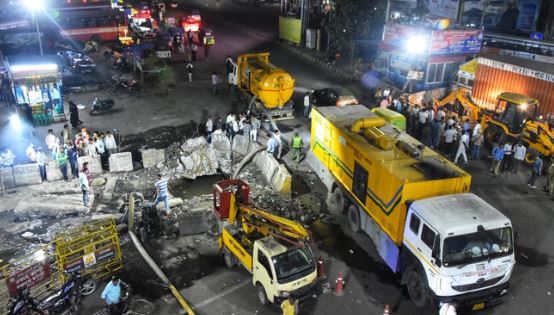 बरेली में खुले नाले में गिरे युवक का नहीं मिल सका सुराग, बचाव अभियान में जुटे 80 कर्मचारी