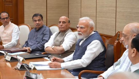 PM मोदी ने कैबिनेट के साथ की बैठक- अफवाह फैलाने वाले लोगों पर नजर रखने के निर्देश, सूत्रों का दावा