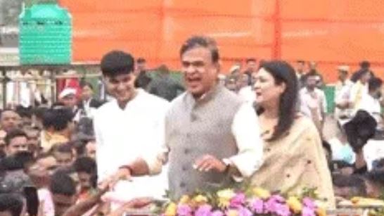 असम में CM हिमंत बिस्वा सरमा ने रोड शो कर दिखाई ताकत,इस सीट से दाखिल करेंगे अपना नामांकन