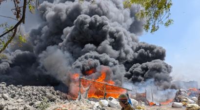 भीषण आग- सिलिंडर फटने से 500 झोपड़ियां जलीं,एक-एक कर फटे सिलिंडर, सभी लापता बच्चे मिले