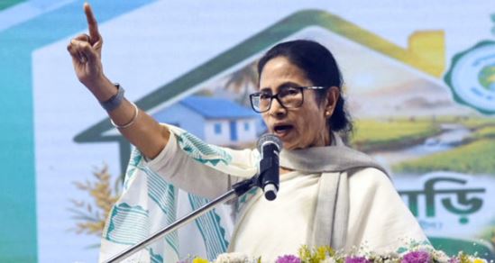 ममता ने सांप से की BJP की तुलना,चुनावी रैली में भाजपा पर बरसीं CM ममता